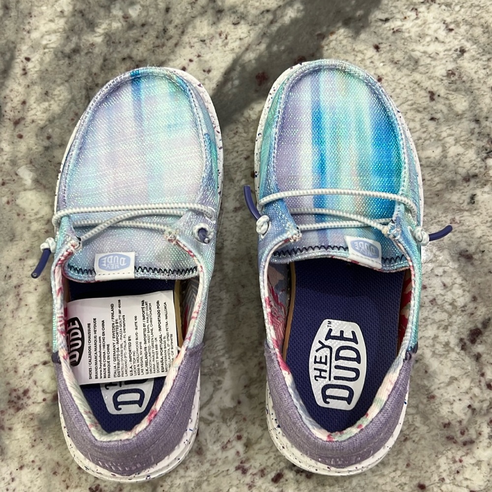 Girls Hey Dudes sz 11